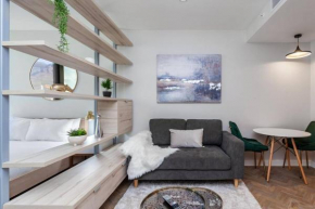 Luxurious Studio Apartment in Foreshore Place